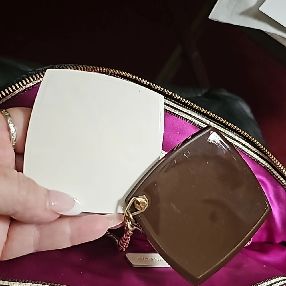 🖤NEW WITH TAG🖤 Luxurious Henri Bendel Satchel w Mirror - Picture 17 of 17